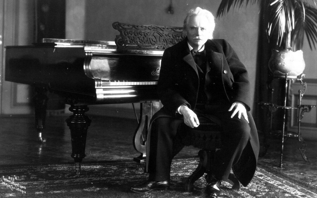 PARALLEL DEVELOPMENT: The Spoken and Sung Languages of Edvard Grieg